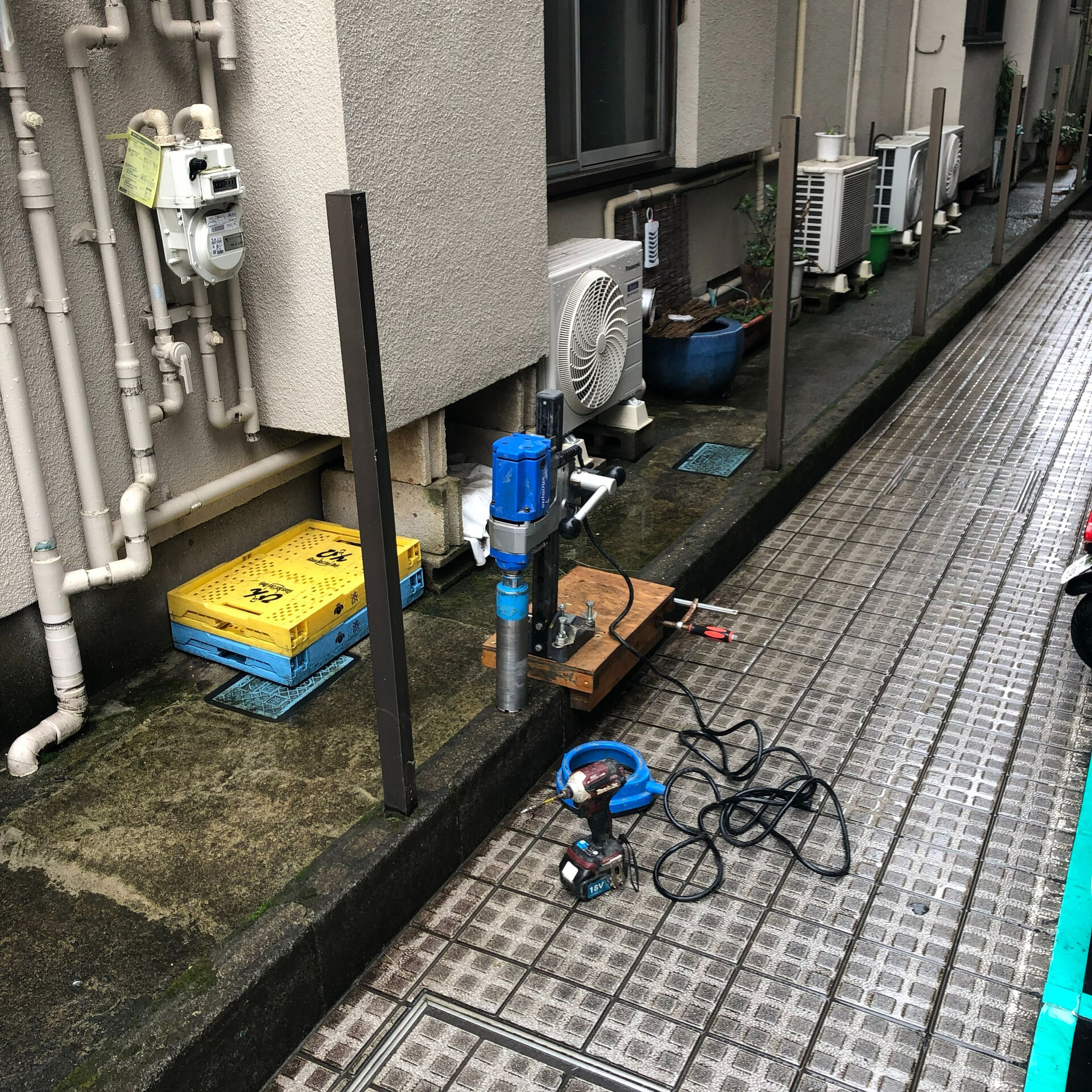 フェンスの取り付けで最も大切なことは、**安全性・耐久性・設