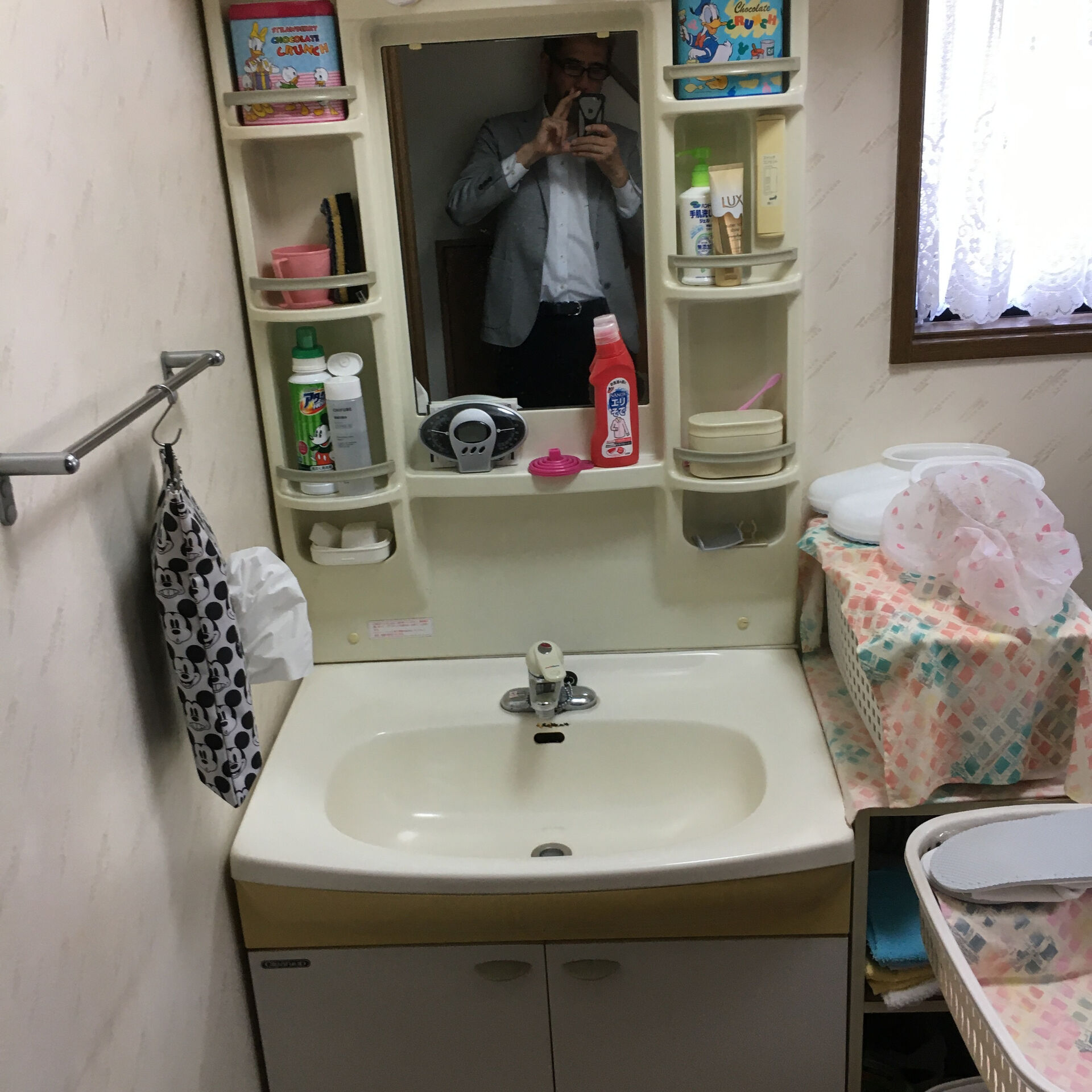 洗面台のリフォームでは、既存の設置スペースと給排水位置の確認