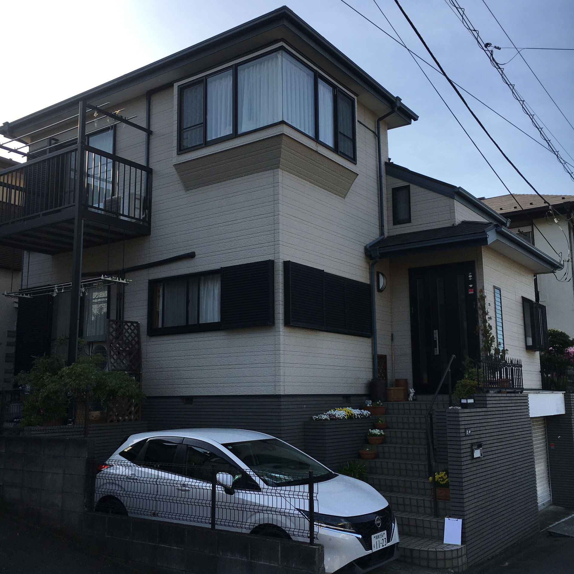 外壁塗装は、建物を雨風や紫外線から守り、長く快適に使用するた