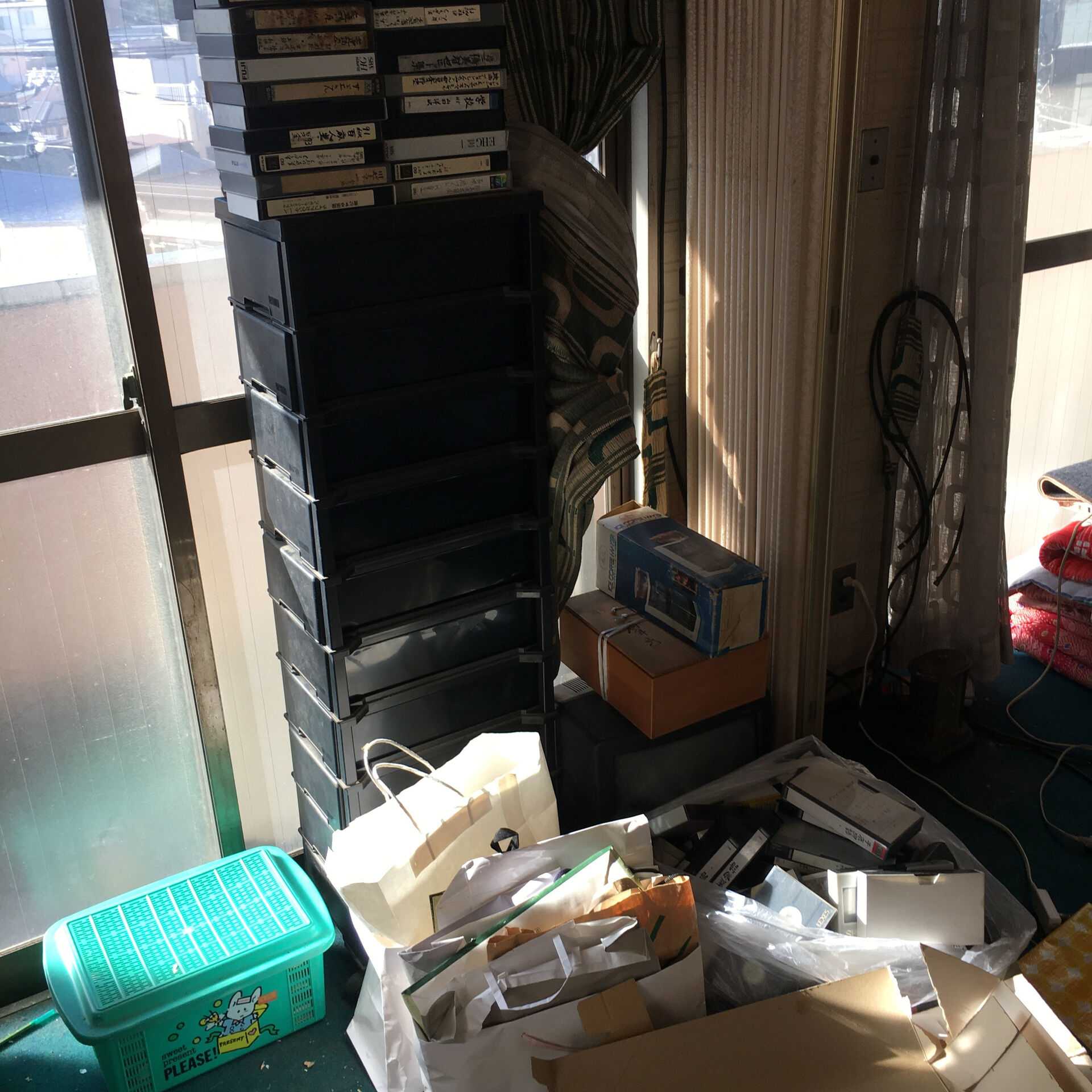 VHSテープなどのビデオテープは、自治体によって分別区分や処