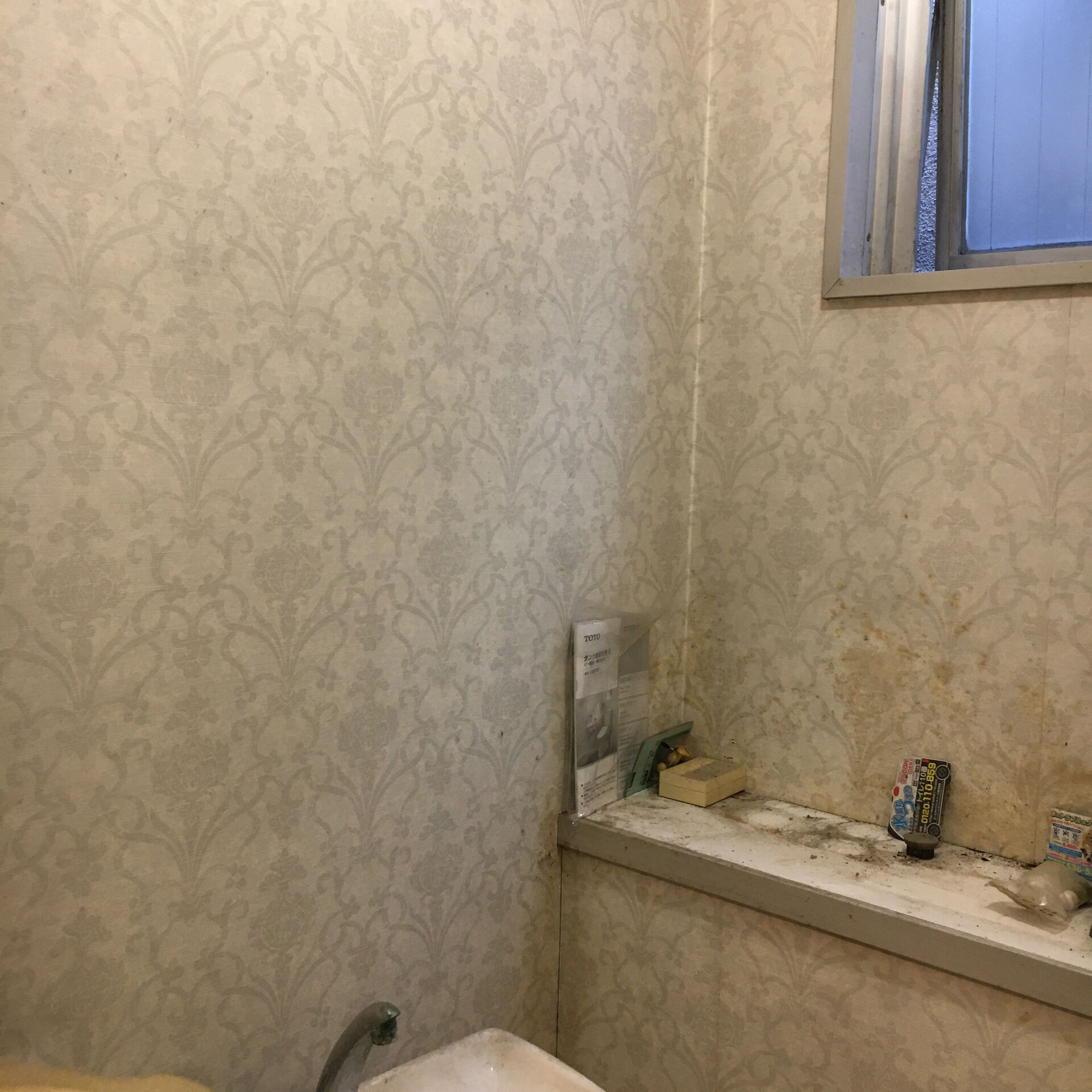 トイレリフォームのクロスの色は、清潔感・広さ・落ち着きを意識