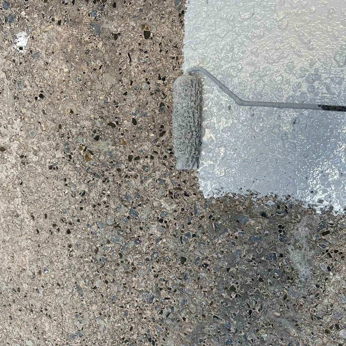 コンクリート塗装において最も優れた塗料を一つ挙げるとすれば、